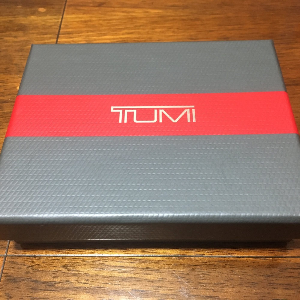 Authentic Tumi Gift Box - Picture 5 of 10